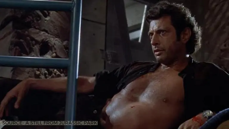 Jeff Goldblum recreates two iconic Jurassic Park scenes, including the shirtless sequence Jeff Goldblum
