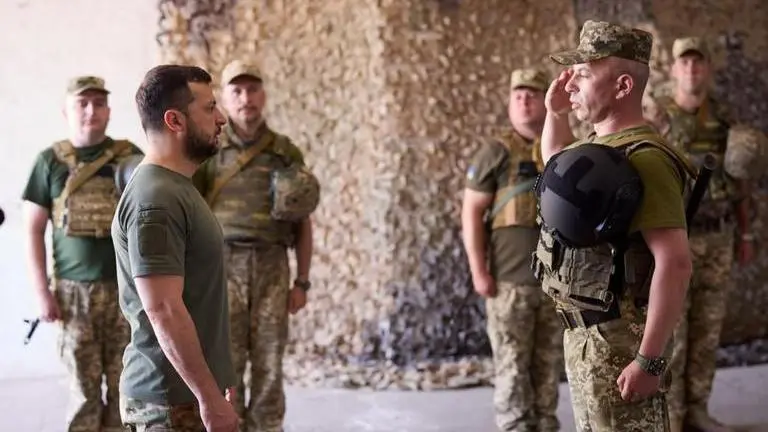 Zelenskyy visits frontline positions in Dnipropetrovsk region, says Crimea will be free one day