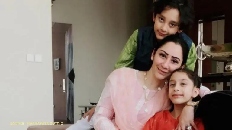 Sanjay Dutt and Maanayata's twins turn 10 today, latter posts adorable picture & caption Sanjay Dutt