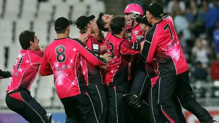 Cricket Australia's new pay deal rewards women' cricketers, BBL salary cap to be increased Big Bash League