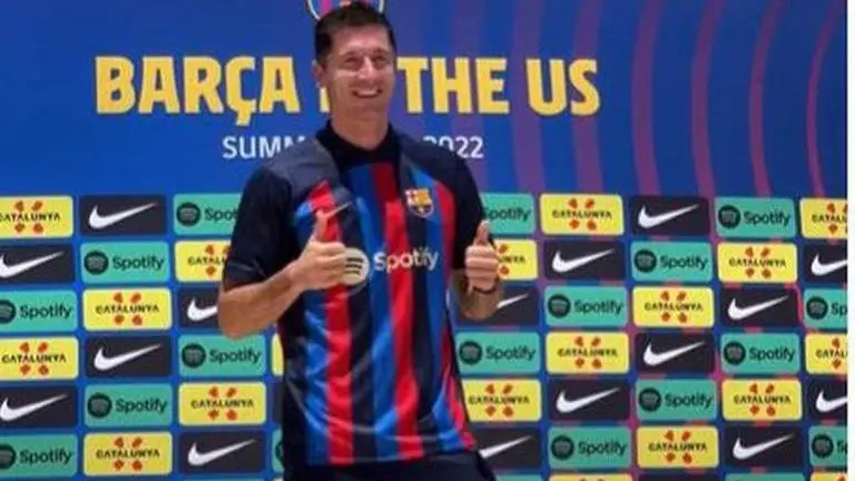 Barcelona unable to sell Robert Lewandowski jerseys after club runs out of letter 'W' Robert Lewandowski Barcelona jersey out of stock