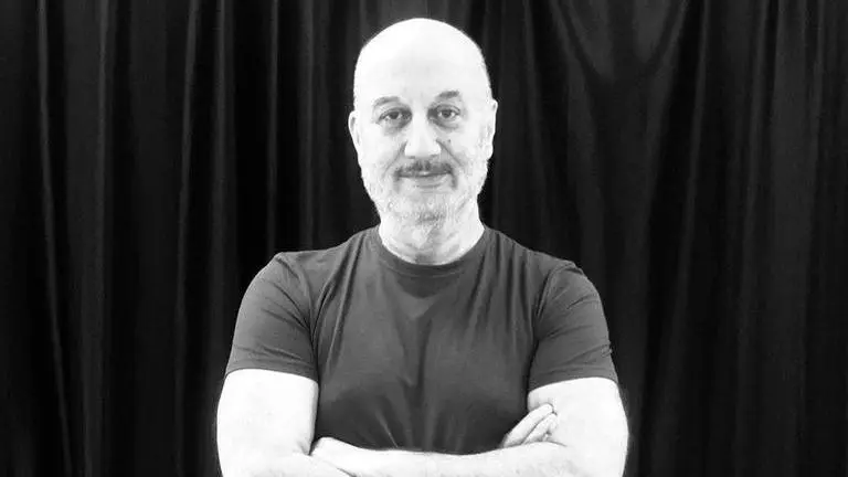 Anupam Kher resumes shooting amid pandemic, says 'we are back' Anupam Kher resumes shooting amid pandemic, shares 'We are Back'