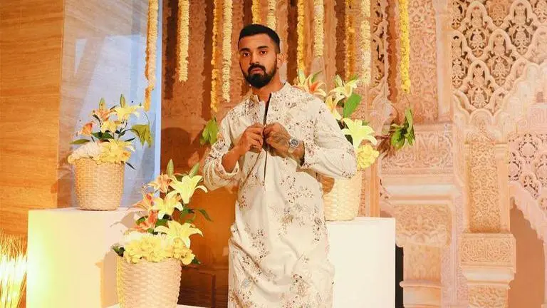 Indian cricketers arrive in Khandala for KL Rahul and Athiya Shetty's wedding; See pics KL Rahul