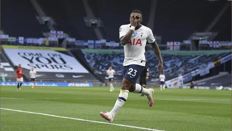 Manchester United make most of 5 subs to Mourinho's ire, grabbing draw