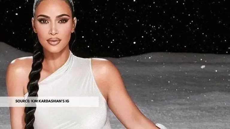 Kim Kardashian celebrates Christmas at Kourtney's house; shares pictures kim kardashian