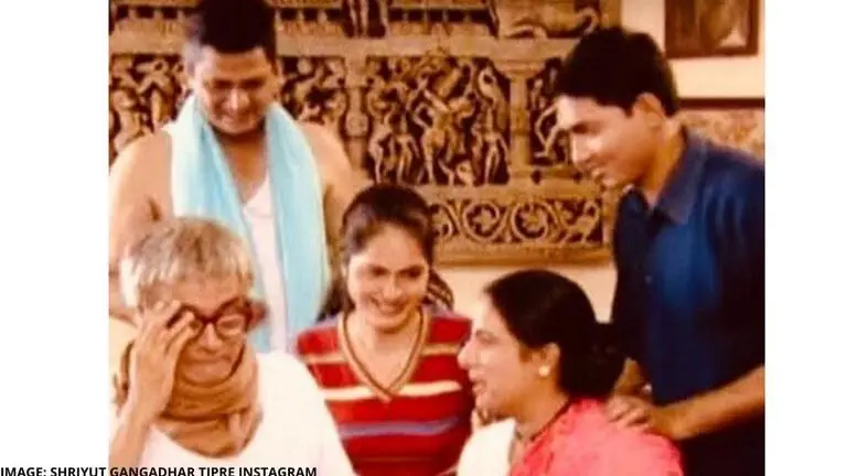 'Shriyut Gangadhar Tipre': BTS photos with all cast members will take you down memory lane Shriyut Gangadhar Tipre cast photos