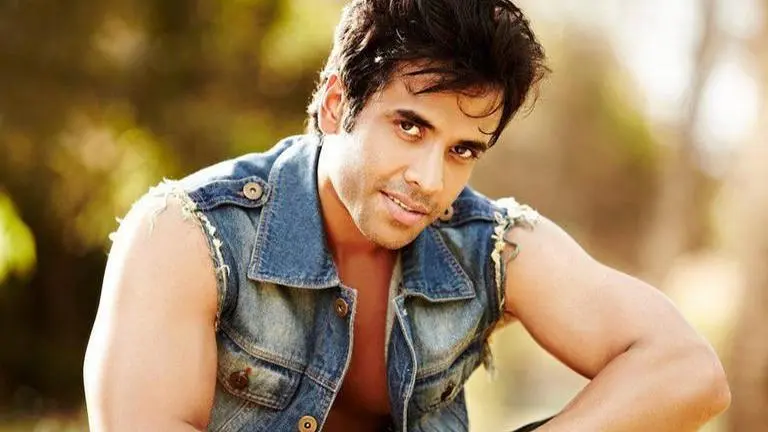 Tusshar Kapoor to don the cap of an author, write his first book on single parenting?