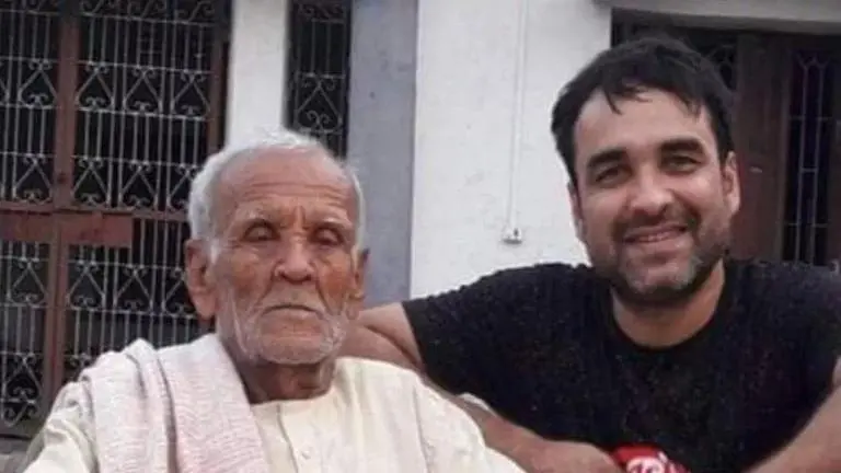 OMG 2 actor Pankaj Tripathi's father dies at 99, last rites to be held today OMG 2 Actor Pankaj Tripathi's Father Dies At 99