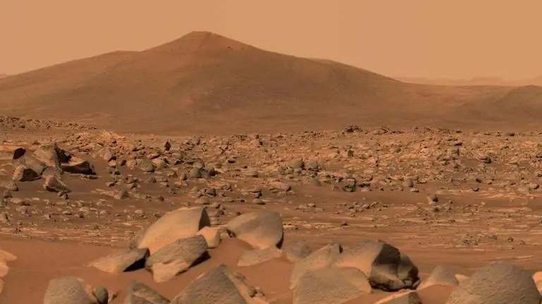 Earth-like mineral loaded rocks found on Mars perplexes scientists; read details Earth