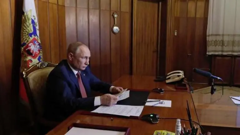 Russia ready to offer help to resolve Belarus-Poland crisis, says Vladimir Putin Russia