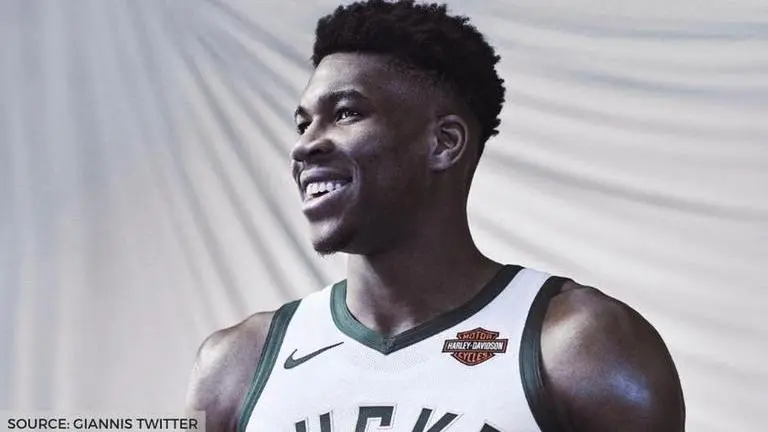 Giannis Antetokounmpo, Bucks agree to $228M extension, will pen NBA's largest deal EVER Giannis Antetokounmpo