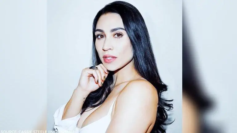 Cassie Steele's Buss it challenge video has impressed her Degrassi co-star Drake cassie steele