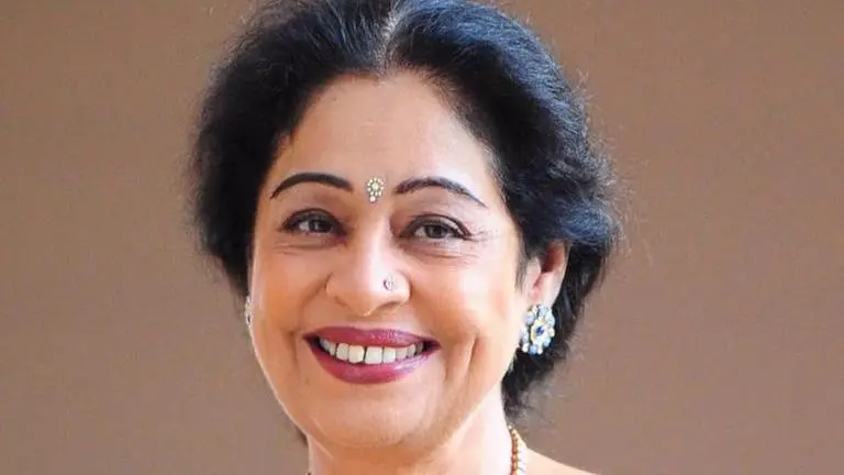 Kirron Kher gets nostalgic as she remembers her Veer Zaara director Yash Chopra Kirron Kher