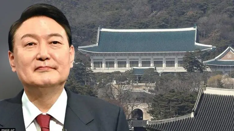 South Korea's next leader to abandon Blue House for new office Blue House