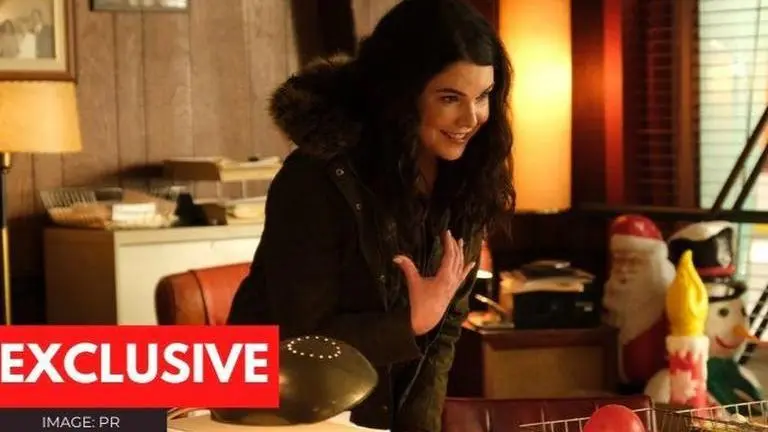 Lauren Graham reacts to Scott Patterson's confession about Luke-Lorelai's first kiss Lauren Graham