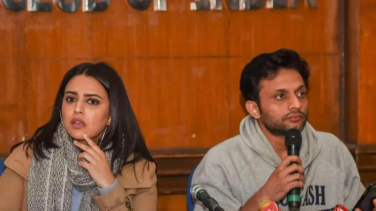 Anti-CAA stir continues in Delhi on new year day; Swara Bhasker attends protest at Jamia Jamia