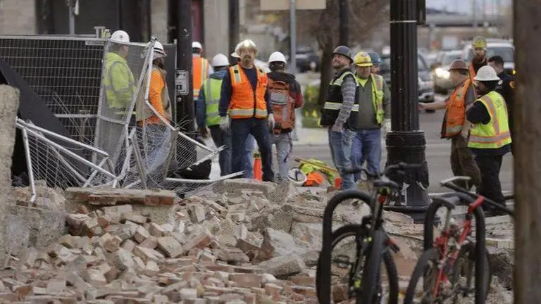 Strong earthquake rattles Utah, causes damage
