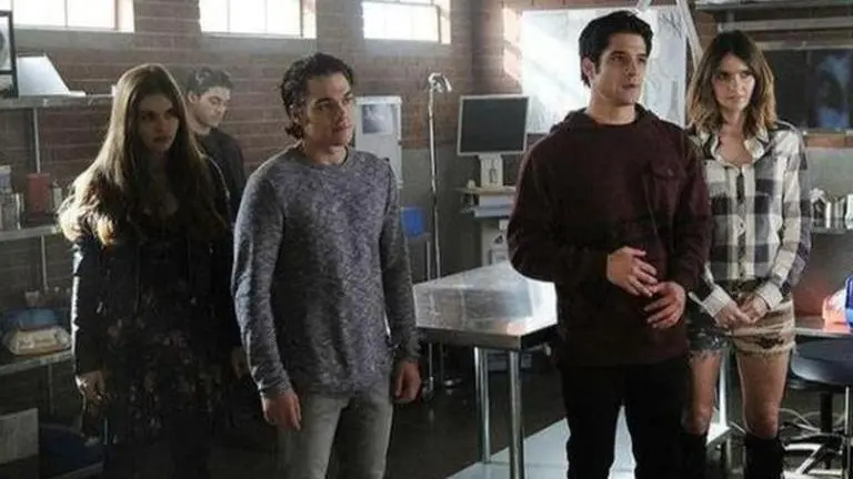 'Teen Wolf' to make comeback as feature film after series run: Reports Teen wolf, teen wolf movie