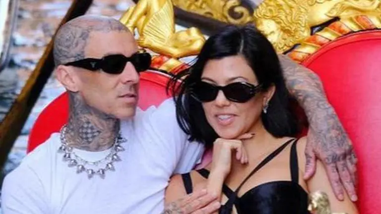 Kourtney Kardashian, Travis Barker announce baby's gender amid music and fanfare Kourtney Kardashian