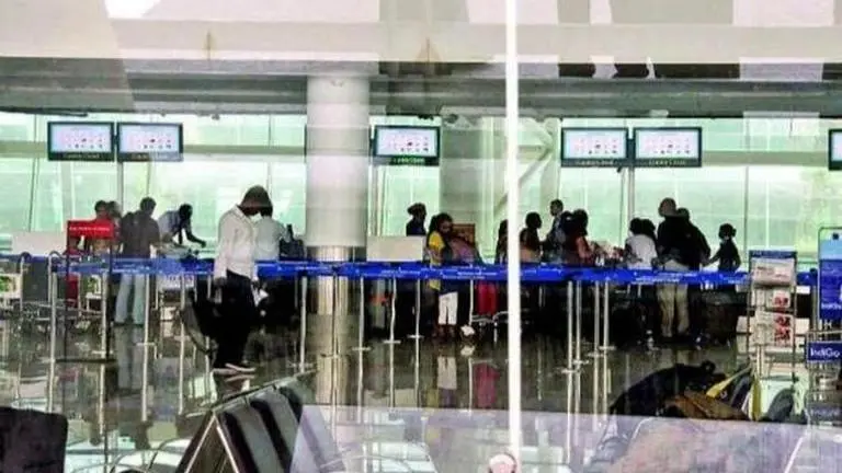 For second straight day, flights remain cancelled at Srinagar airport Srinagar airport