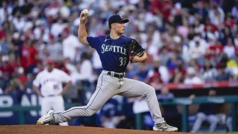 Mariners place rookie RHP Bryan Woo on 15-day injured list with forearm inflammation Bryan Woo