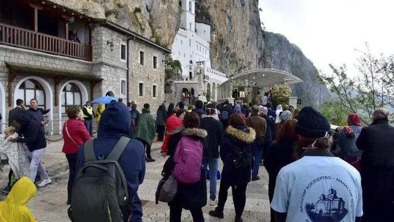 Priests' arrests spark Montenegro, Serbia protests