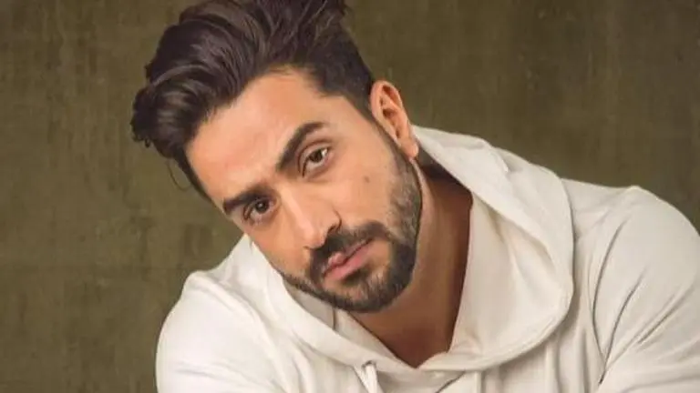 Aly Goni shares underwater selfie, captions it with an interesting quote on life Aly Goni