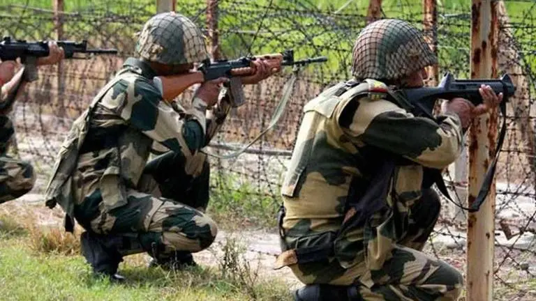 Pak violates ceasefire along Loc and IB J-K