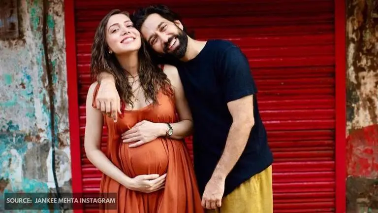 Nakuul Mehta's wife Jankee flaunts her baby bump in 'Goa Diaries', gushes 'Take Me Back' Nakuul Mehta