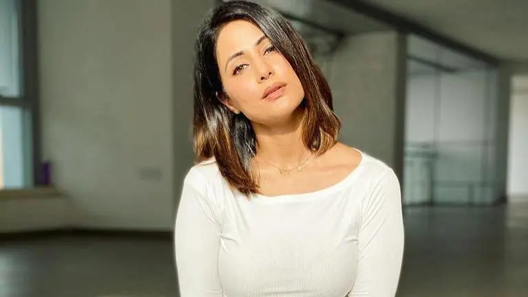 Hina Khan thanks fans for donating meals on b'day, says 'not less than grand celebrations'