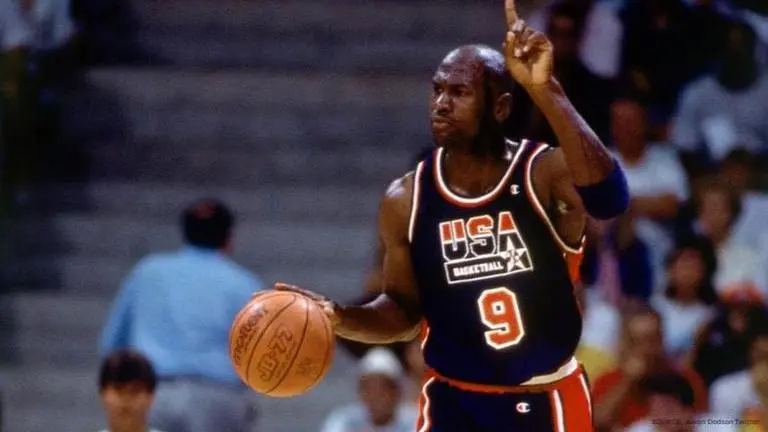 Michael Jordan's game-worn 1992 Dream Team jersey to be auctioned off starting at $25k Michael Jordan
