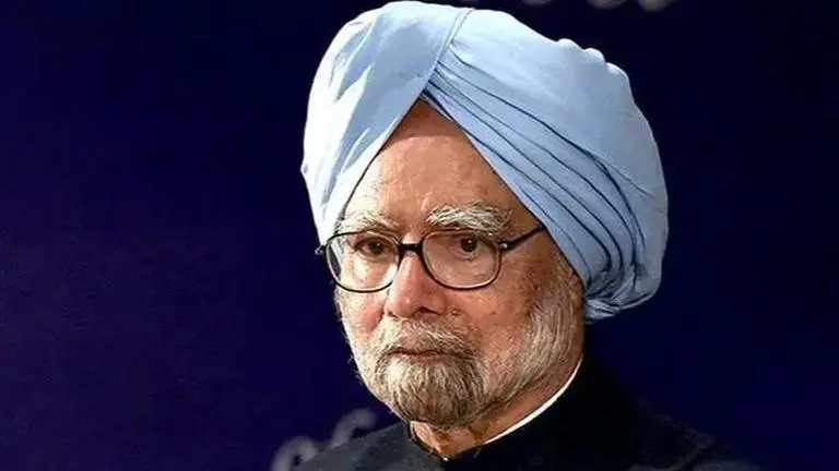 Manmohan Singh asks govt to take CMs view to change Finance Comm ToR Manmohan