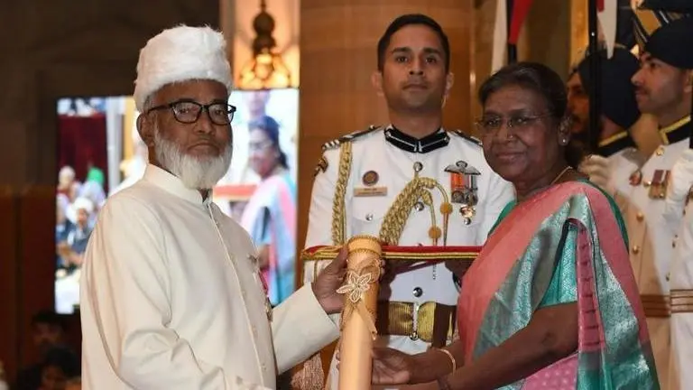 Padma Awards 2023: Renowned craftsman Shah Rasheed Ahmed Quadri conferred Padma Shri Padma award