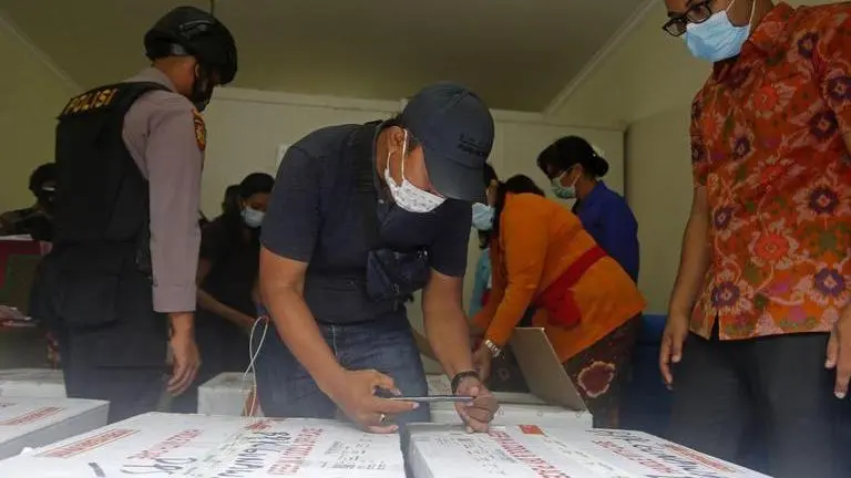 Indonesia starts emergency use of COVID-19 vaccine