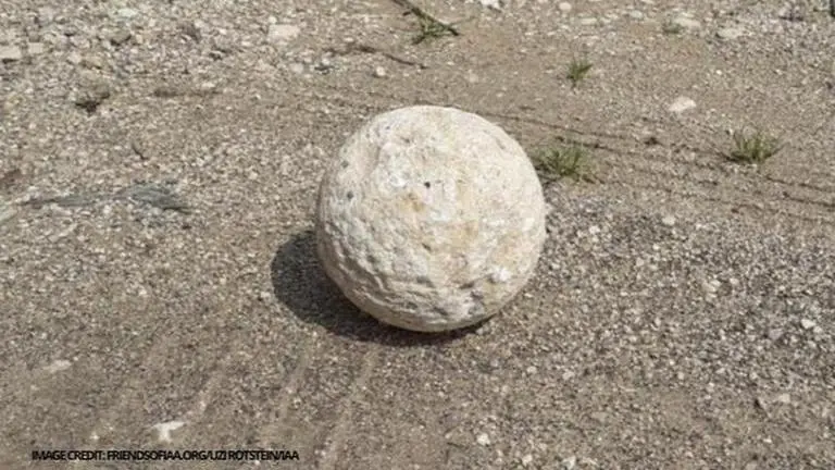 Amid coronavirus fears, Israeli thief returns stolen 2000-year-old artifact Israel