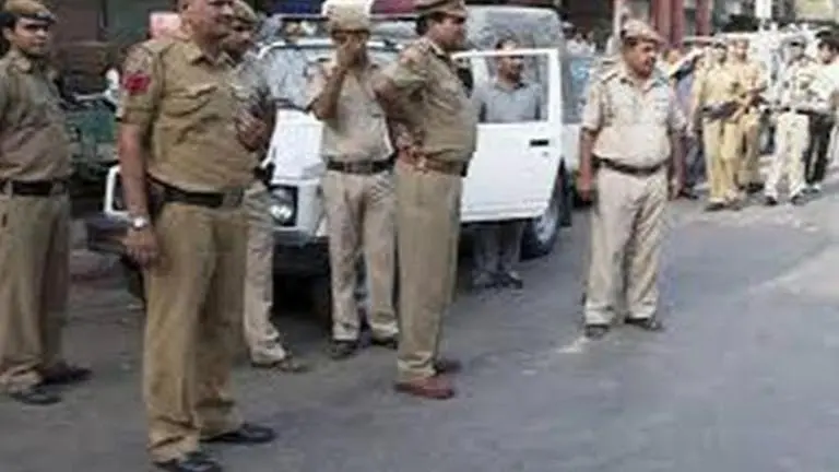 UP: Villagers attack police team for enforcing COVID-19 lockdown, 2 cops injured