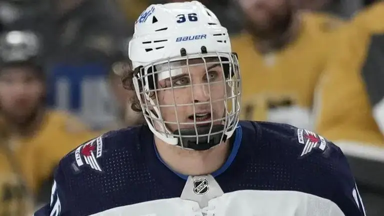 NHL: Winnipeg Jets' Morgan Barron receives 75-plus stitches after skate to face Morgan Barron