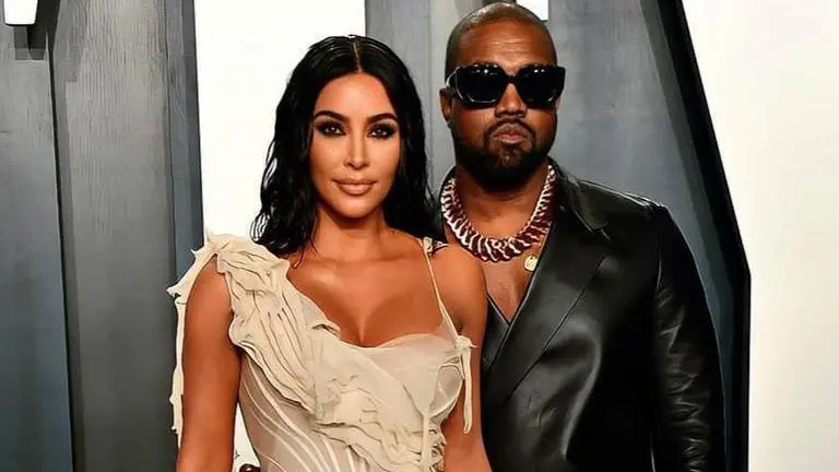 Kim Kardashian posts pictures in SKIMS' sheer hosiery tights, sans her wedding ring kim kardashian