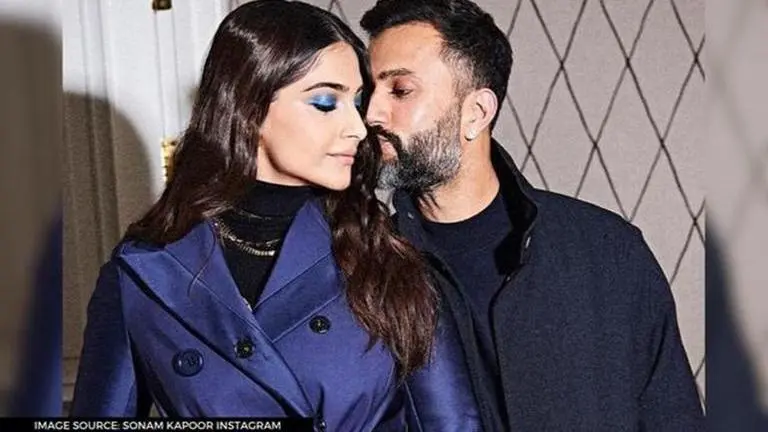 Sonam Kapoor and Anand Ahuja's adorable video is unmissable; Watch Sonam Kapoor