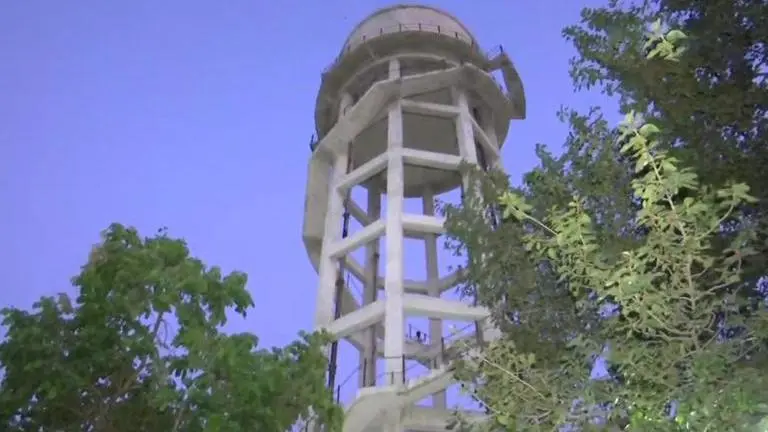 Maha: Several houses damaged as overhead water tank bursts in Thane locality, elderly woman injured THANE