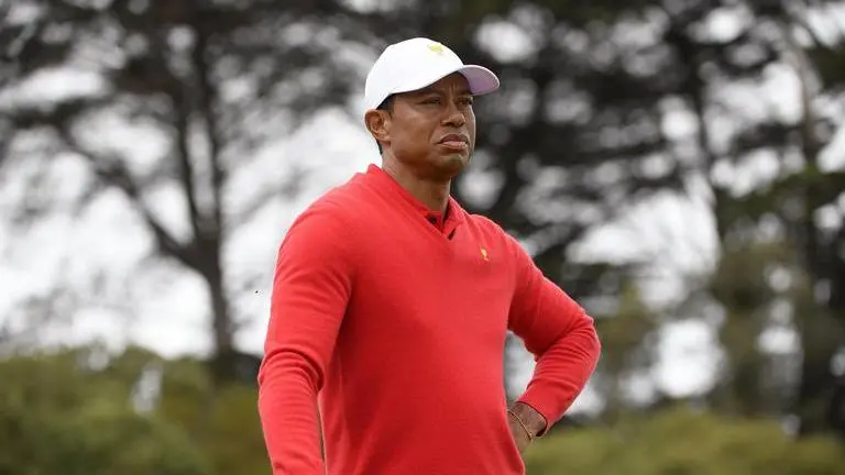 'I just can't walk': Tiger Woods withdraws from Hero World Challenge due to foot injury Tiger Woods