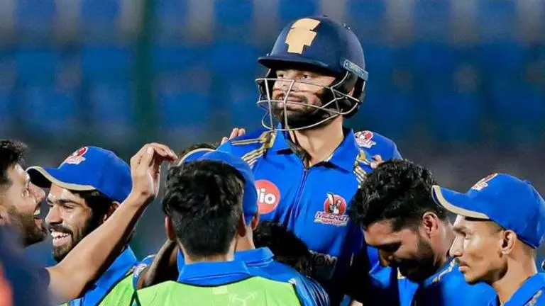 Rinku Singh pulls off a heist as he smashes 3 back-to-back sixes in super over - WATCH Rinku Singh pulls off a heist as he smashes 3 back-to-back sixes in super over - WATCH