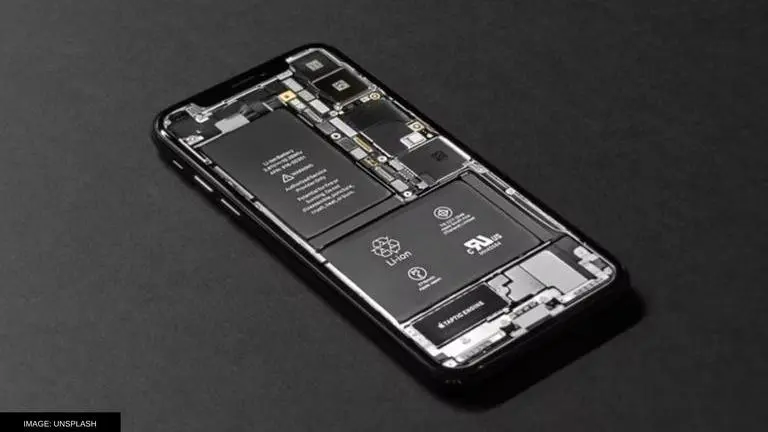 Apple iPhone users are reporting faster battery drain after updating to iOS 15.4