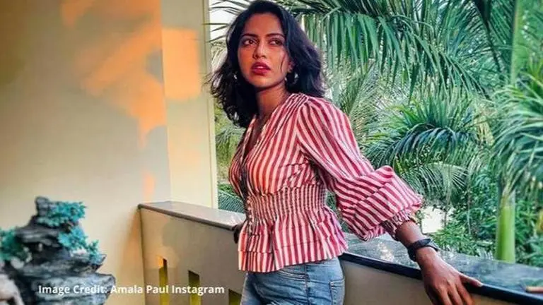 Amala Paul parties at home to celebrate brother's birthday, leaves mom scandalised; Watch amala paul