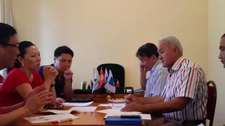 Voters line up to cast ballots in Kyrgyzstan elex
