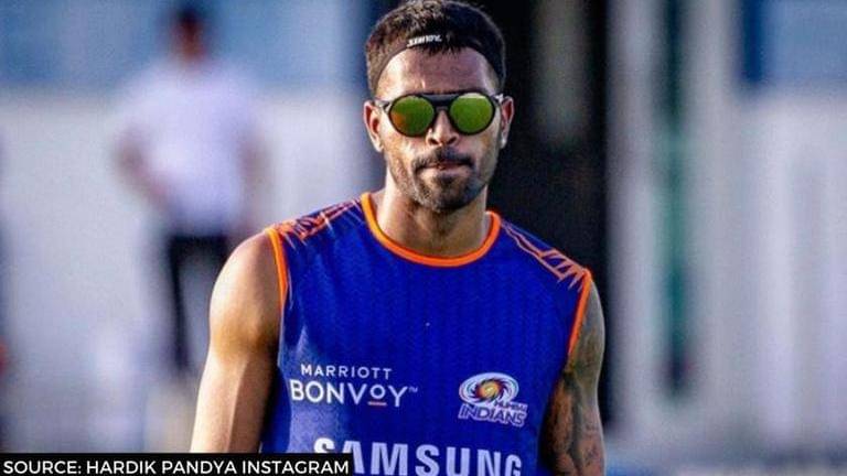 Hardik Pandya pulls off bald look with stylish outfit, Natasa Stankovic ...