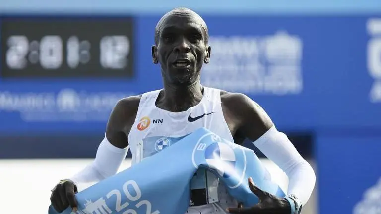 Boston Marathon poses new challenge for Eliud Kipchoge: slow down Boston Marathon poses new challenge for Eliud Kipchoge: slow down