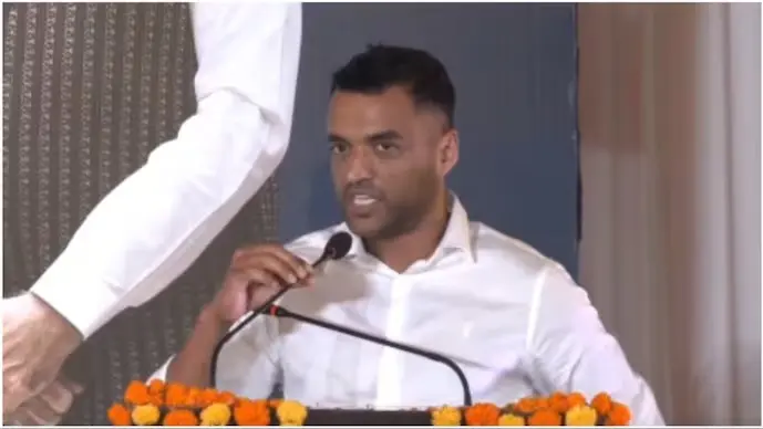 'Jaanta Hai Tera Baap Kaun Hai?' Zomato CEO Deepinder Goyal's Dad Reacts to Startup Idea Zomato CEO Deepinder Goyal