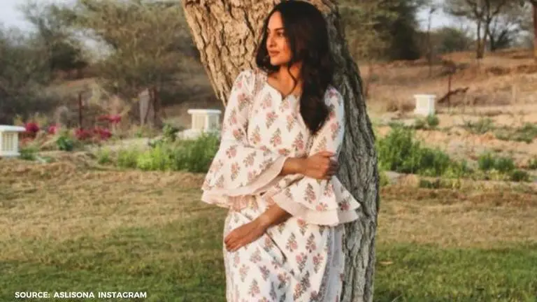 Sonakshi Sinha shows off her volleyball skills with Gulshan Devaiah: Watch sonakshi sinha