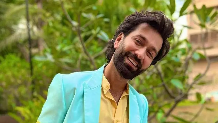 Nakuul Mehta resumes 'Bade Achhe Lagte Hain' shoot post surgery; quips 'One organ less..' nakuul mehta